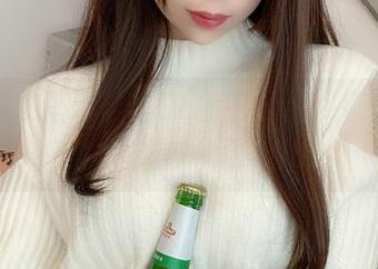 鹿野希的高清丝袜OL图包，捕捉每个细节的性感与优雅.txt
